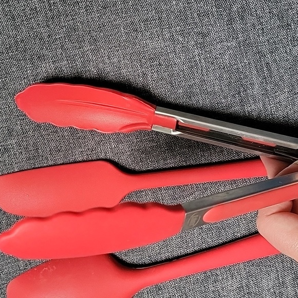 Silicone Spatulas and Grabbers - Picture 4 of 6